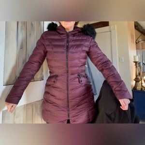 Laundry By Shelli Segal puffer coat with faux fur trim